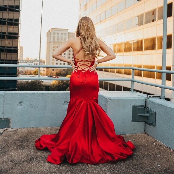 Rachel Allan Couture Style #8408 Burgundy Gown – Size 6 - Picture 4 of 9